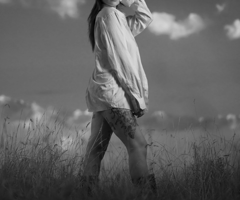 Girl-in-grass-mono
